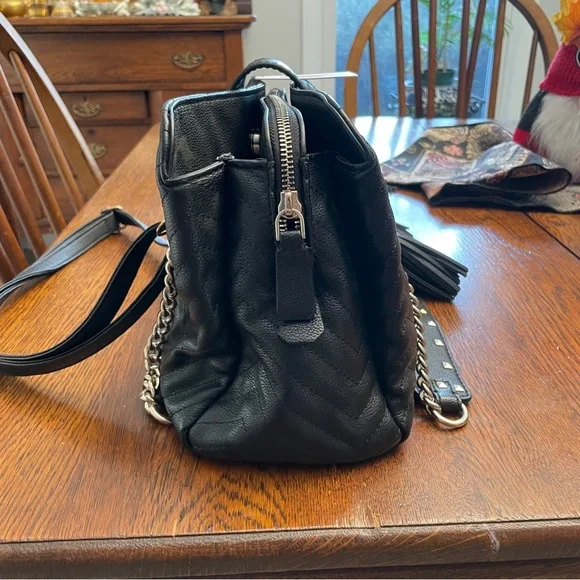 NWT Guess Violet Chevron Quilted Shoulder/Satchel Black Bag w/ Tassel and Chain - Picture 7 of 15